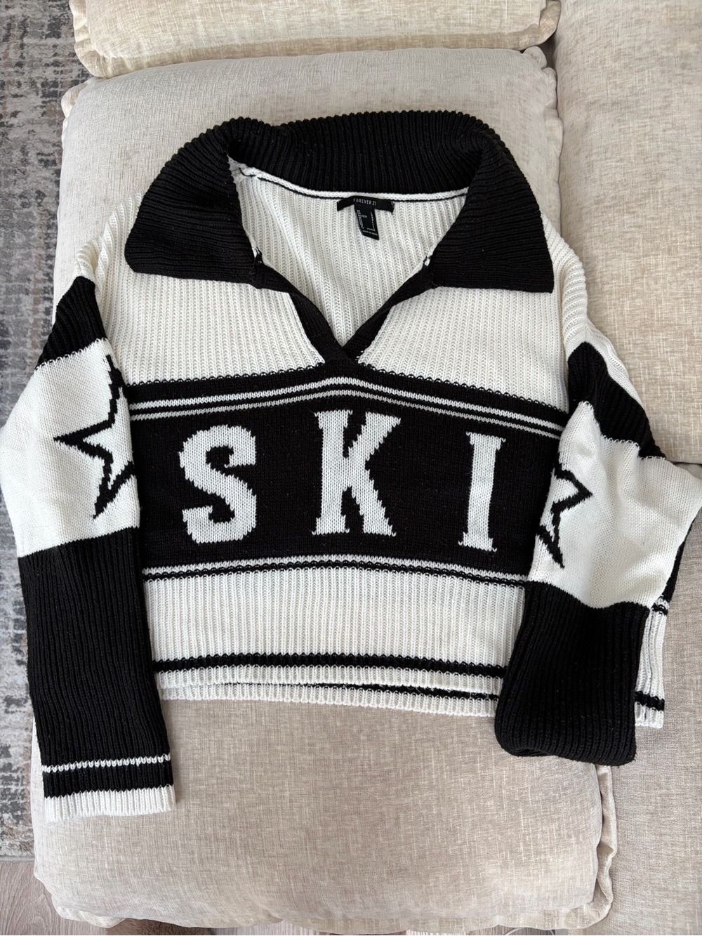 Forever 21 Black & White Collared Ski Graphic Sweater